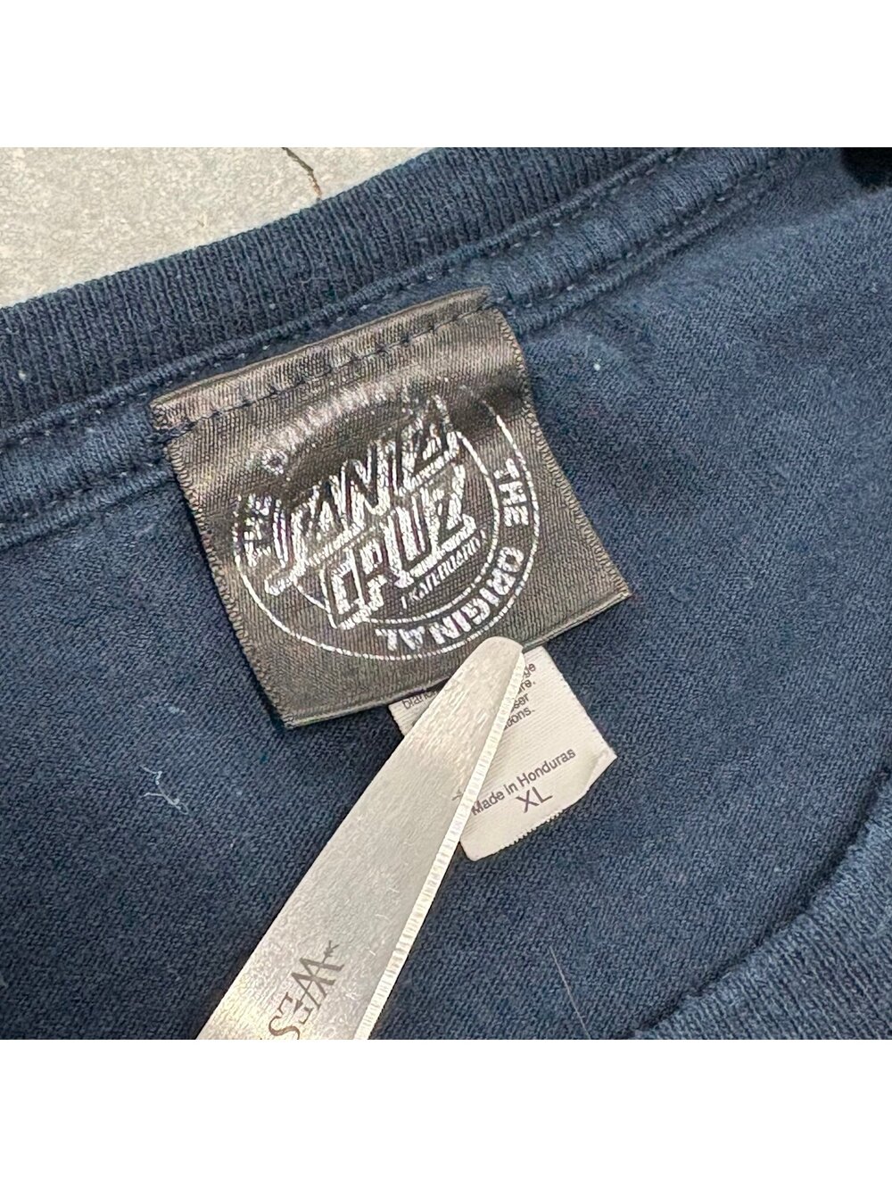 Santa Cruz Logo T Shirt - Picture 2 of 3
